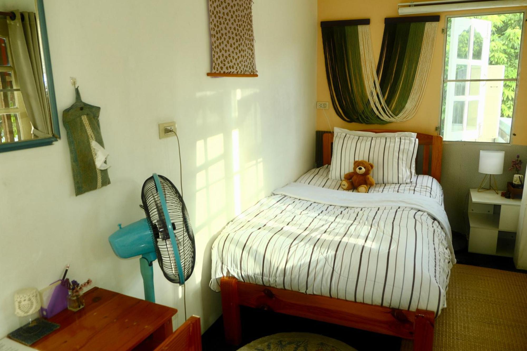 Small single room shared bathoom Aircon