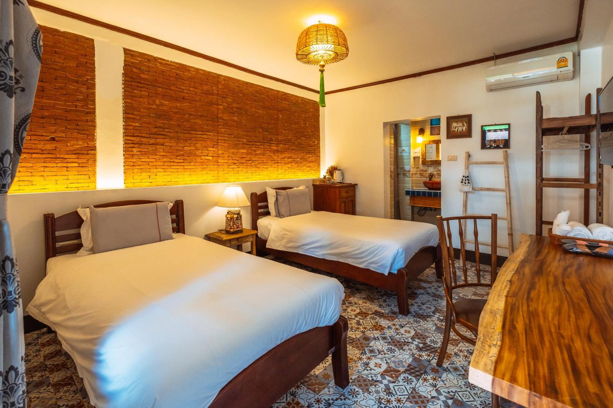 Standard Twin Room Ground floor
