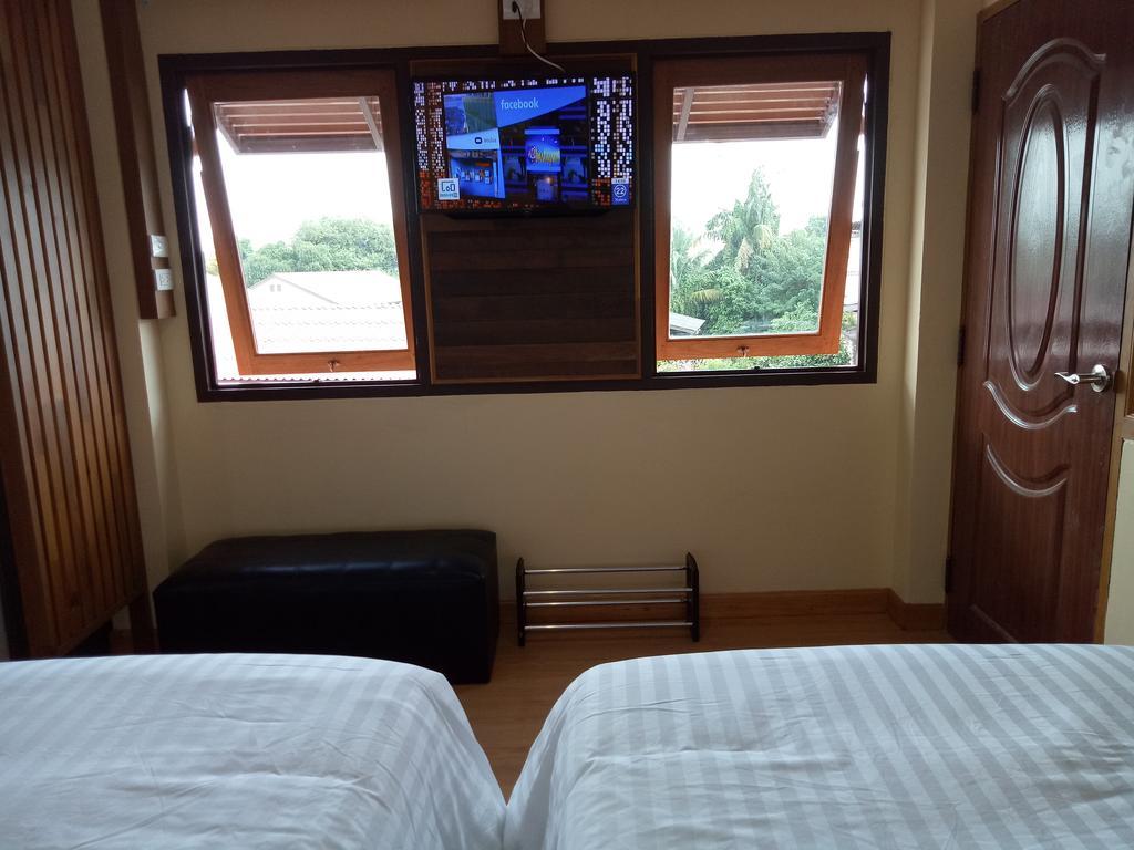 Quarto com 2 Camas de Solteiro