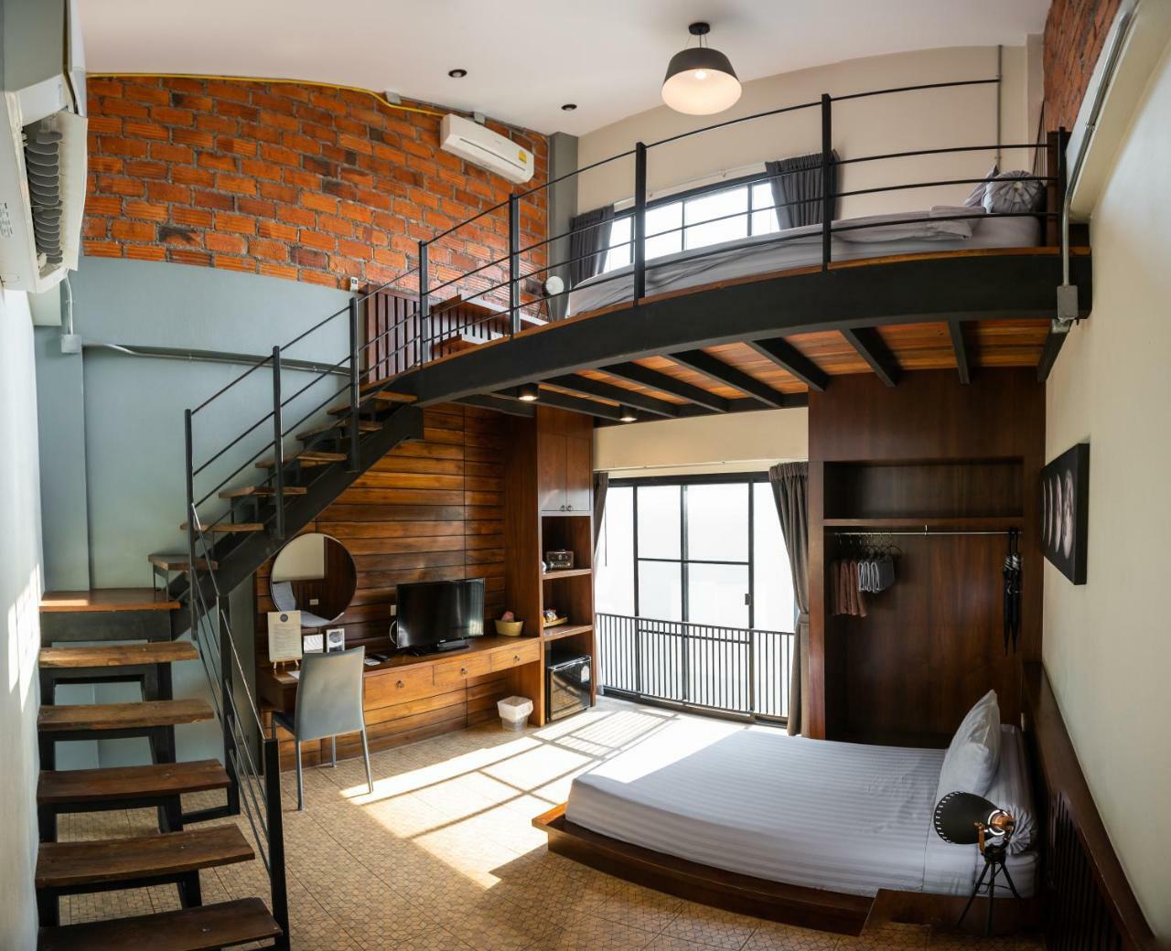 Triple Loft Room