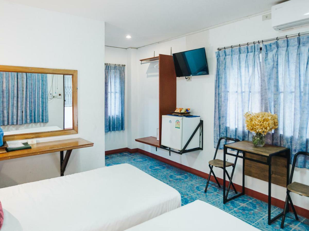 Twin Room Private Bathroom
