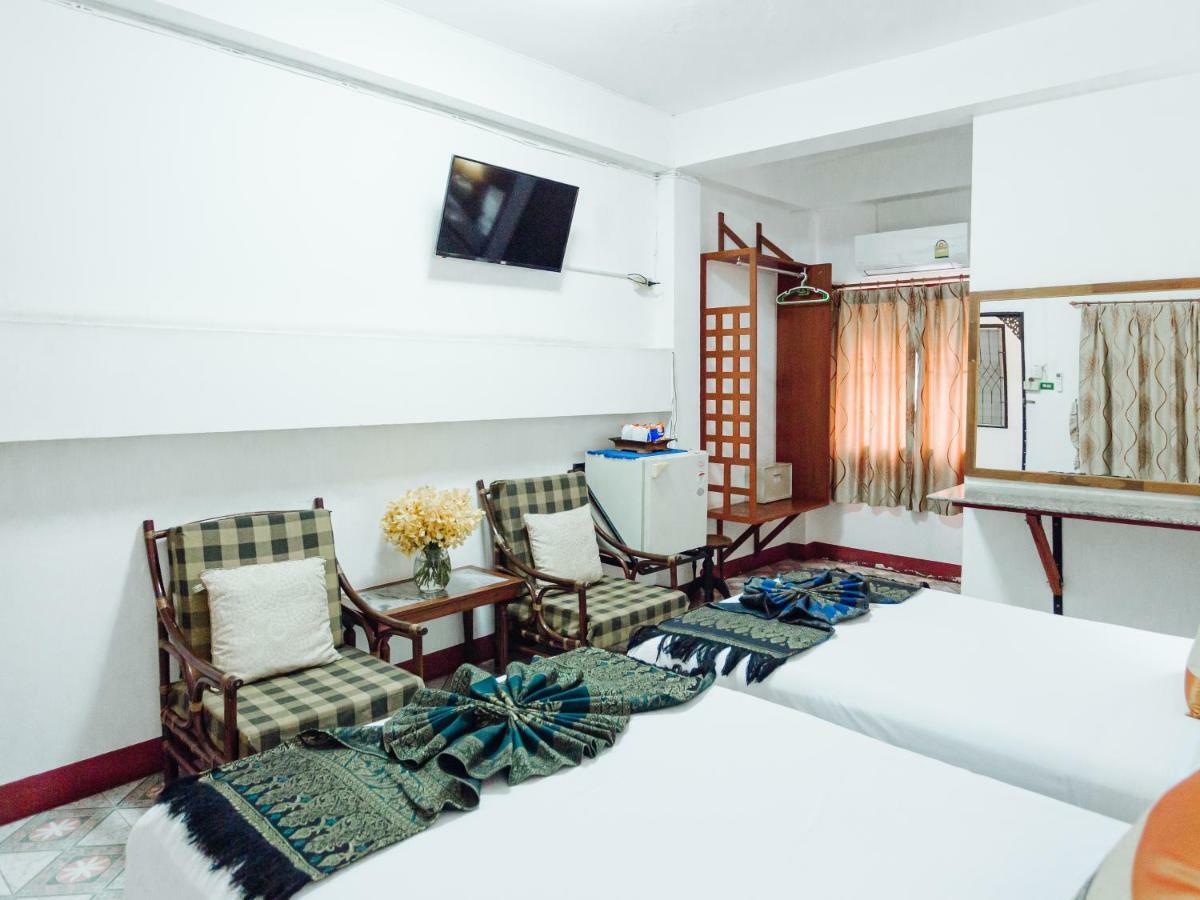 Twin Room Private Bathroom